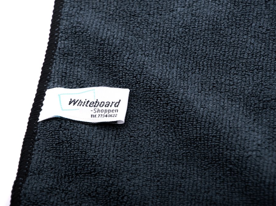 Microfiber cloth with magnet function for cleaning whiteboards and glass boards
