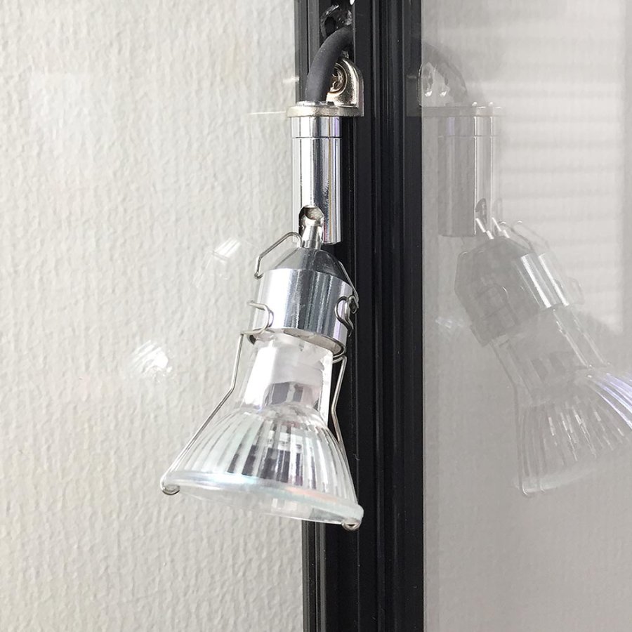 Halogen/LED Spot fitting for showcase