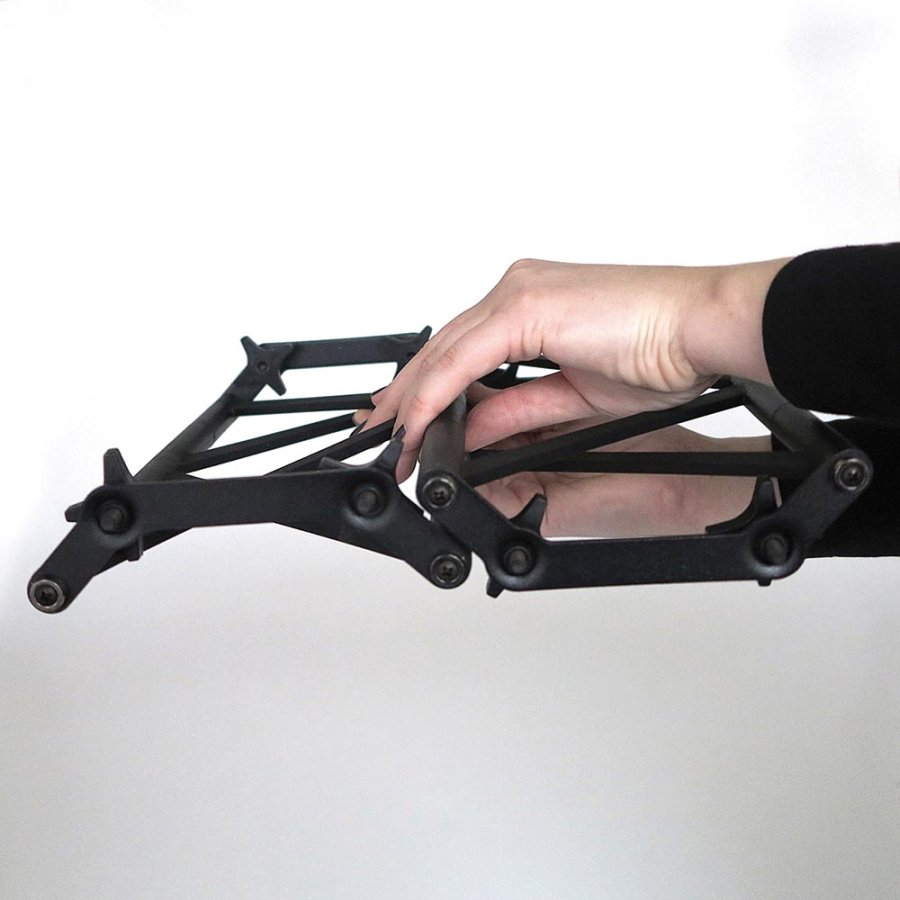 Crown Truss Tower, 15 x 15 cm, black