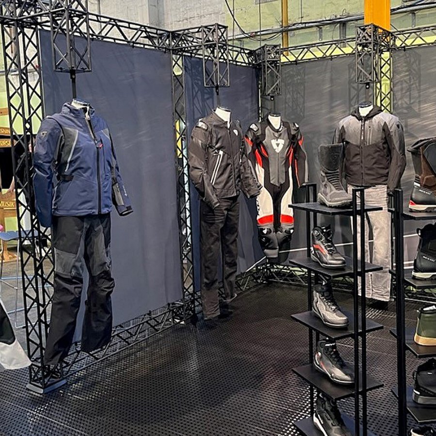 Crown Truss Tower, 15 x 15 cm, black