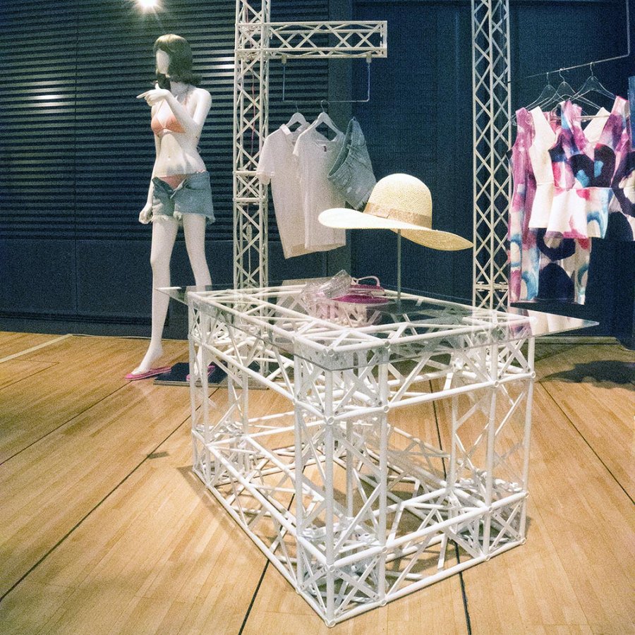 Corner Block, for Crown Truss 15, white