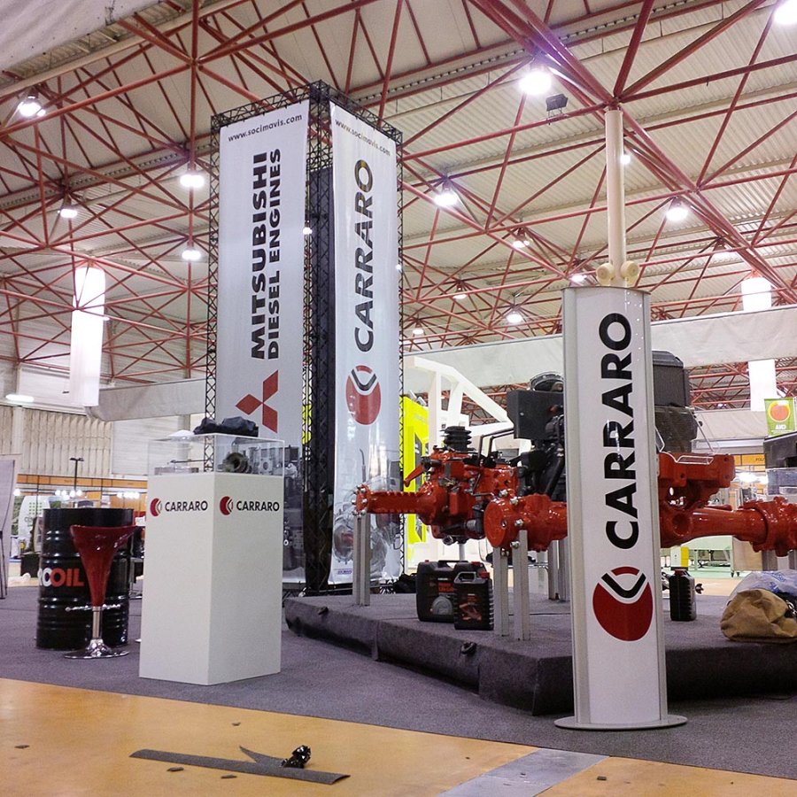 Crown Truss Triple Banner, 15 x 15 cm, black exhibition wall