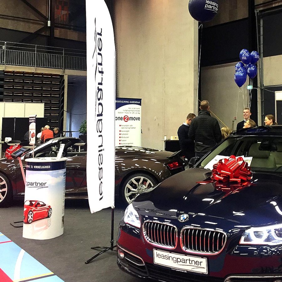 Panel Counter Circle, with black/white plates and 2 bags