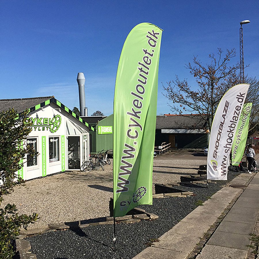 Outdoor Bow Flag, pole, medium