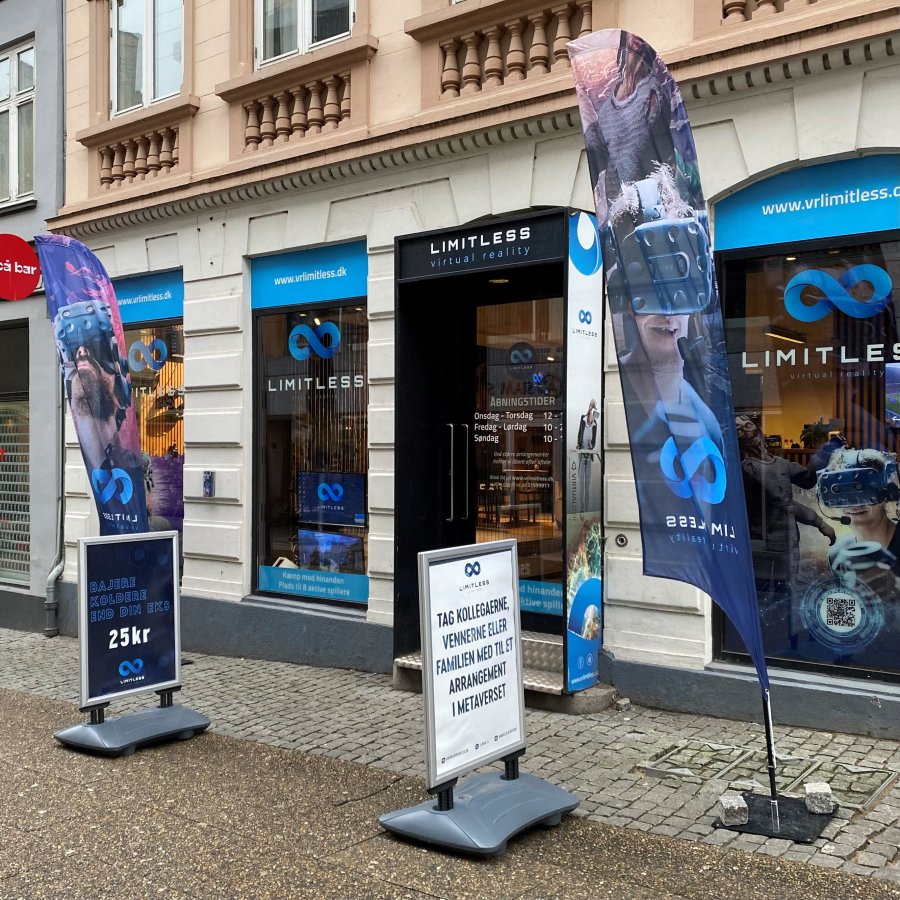 Outdoor Bow Flag, pole, medium