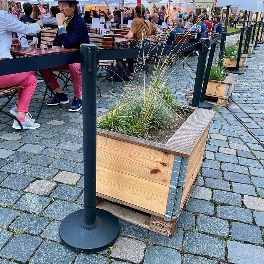 Crowd Barrier, black stand with black 3 meter belt